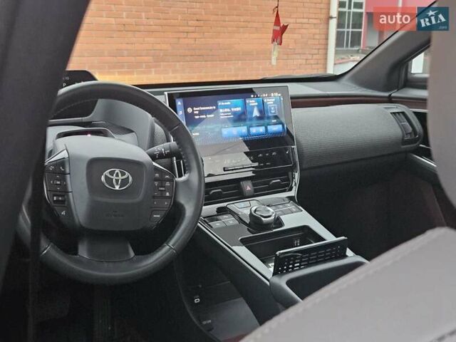 Серый Тойота bZ4X, объемом двигателя 0 л и пробегом 33 тыс. км за 23700 $, фото 17 на Automoto.ua