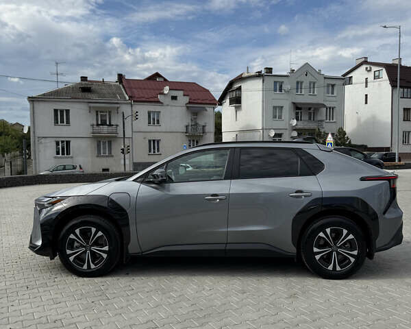 Сірий Тойота bZ4X, об'ємом двигуна 0 л та пробігом 21 тис. км за 24400 $, фото 2 на Automoto.ua