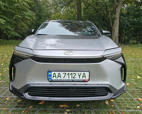 Тойота bZ4X 2022 в Киеве на Automoto.ua Серый Тойота bZ4X, объемом двигателя 0 л и пробегом 36 тыс. км за 24500 $, фото 8 на Automoto.ua