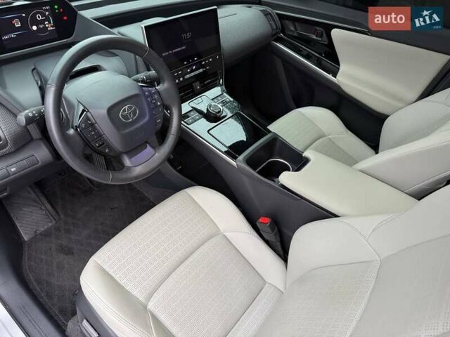 Серый Тойота bZ4X, объемом двигателя 0 л и пробегом 30 тыс. км за 28500 $, фото 28 на Automoto.ua