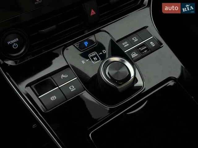 Серый Тойота bZ4X, объемом двигателя 0 л и пробегом 30 тыс. км за 28500 $, фото 43 на Automoto.ua