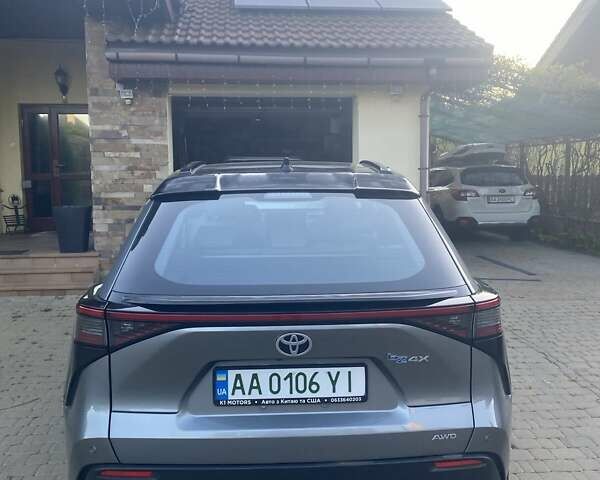 Серый Тойота bZ4X, объемом двигателя 0 л и пробегом 40 тыс. км за 21999 $, фото 2 на Automoto.ua