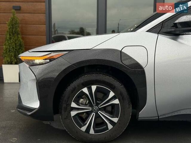 Серый Тойота bZ4X, объемом двигателя 0 л и пробегом 30 тыс. км за 28500 $, фото 17 на Automoto.ua