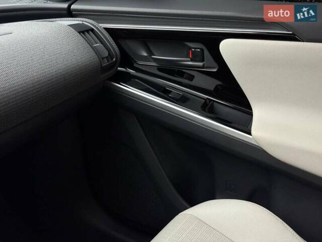 Серый Тойота bZ4X, объемом двигателя 0 л и пробегом 30 тыс. км за 28500 $, фото 41 на Automoto.ua