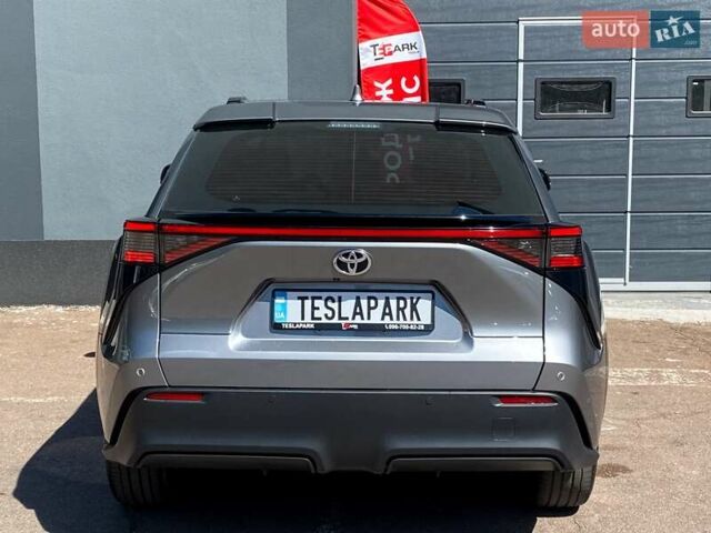 Серый Тойота bZ4X, объемом двигателя 0 л и пробегом 53 тыс. км за 23999 $, фото 8 на Automoto.ua