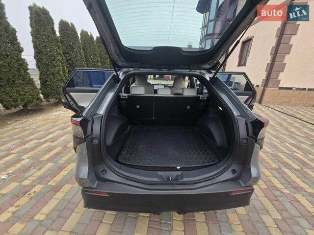 Сірий Тойота bZ4X, об'ємом двигуна 0 л та пробігом 38 тис. км за 25500 $, фото 13 на Automoto.ua