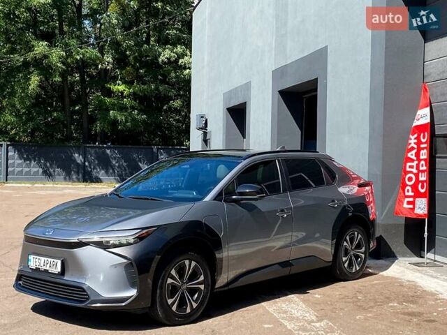 Серый Тойота bZ4X, объемом двигателя 0 л и пробегом 53 тыс. км за 23999 $, фото 3 на Automoto.ua