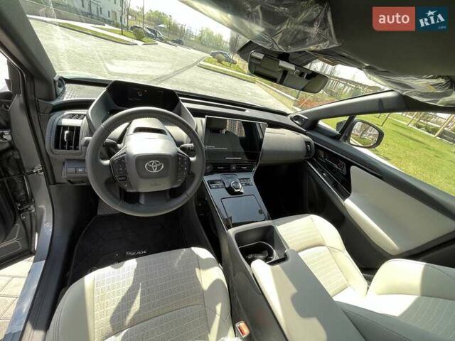 Серый Тойота bZ4X, объемом двигателя 0 л и пробегом 1 тыс. км за 28400 $, фото 6 на Automoto.ua