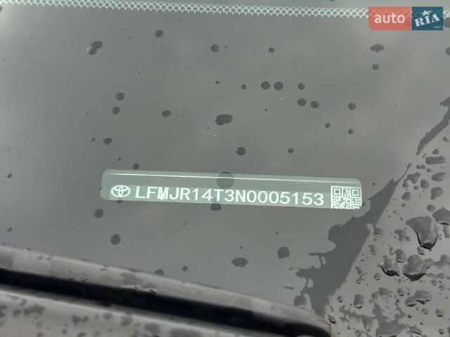 Сірий Тойота bZ4X, об'ємом двигуна 0 л та пробігом 30 тис. км за 29000 $, фото 74 на Automoto.ua