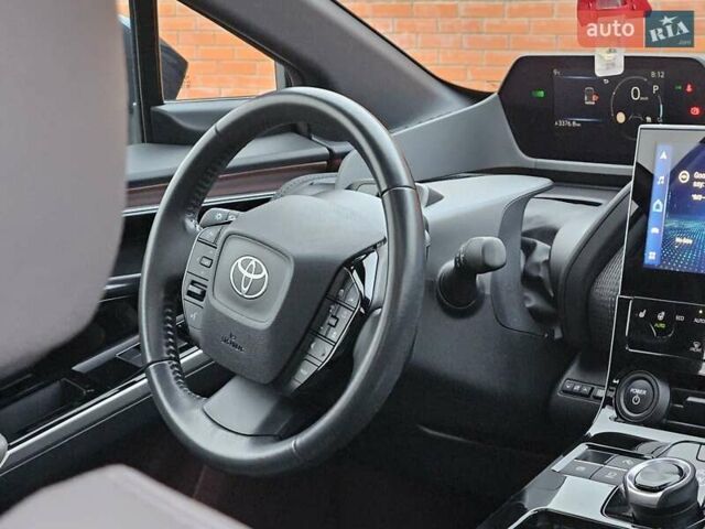 Серый Тойота bZ4X, объемом двигателя 0 л и пробегом 33 тыс. км за 23700 $, фото 8 на Automoto.ua