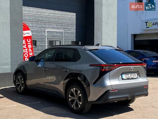 Серый Тойота bZ4X, объемом двигателя 0 л и пробегом 53 тыс. км за 23999 $, фото 7 на Automoto.ua