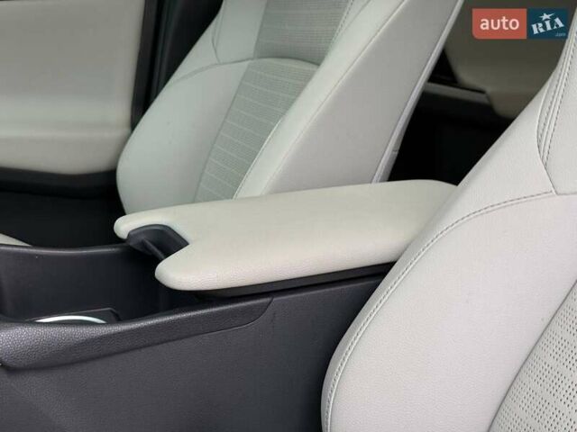 Серый Тойота bZ4X, объемом двигателя 0 л и пробегом 30 тыс. км за 28500 $, фото 46 на Automoto.ua