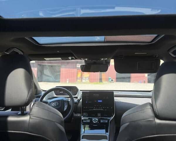 Сірий Тойота bZ4X, об'ємом двигуна 0 л та пробігом 40 тис. км за 24300 $, фото 4 на Automoto.ua