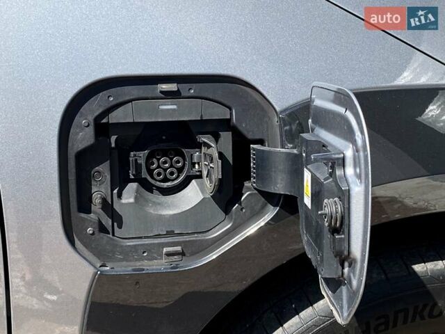 Серый Тойота bZ4X, объемом двигателя 0 л и пробегом 53 тыс. км за 23999 $, фото 27 на Automoto.ua