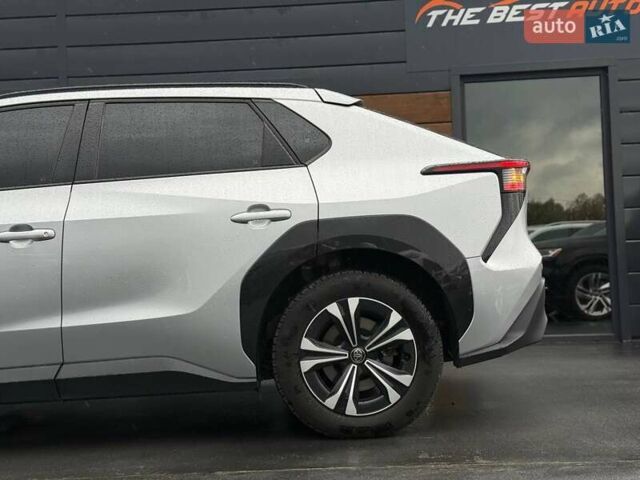 Серый Тойота bZ4X, объемом двигателя 0 л и пробегом 30 тыс. км за 28500 $, фото 8 на Automoto.ua