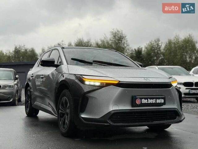 Серый Тойота bZ4X, объемом двигателя 0 л и пробегом 30 тыс. км за 28500 $, фото 12 на Automoto.ua