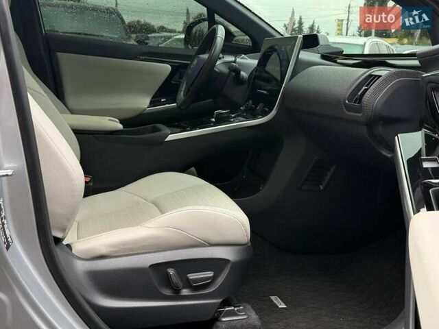 Серый Тойота bZ4X, объемом двигателя 0 л и пробегом 30 тыс. км за 28500 $, фото 65 на Automoto.ua