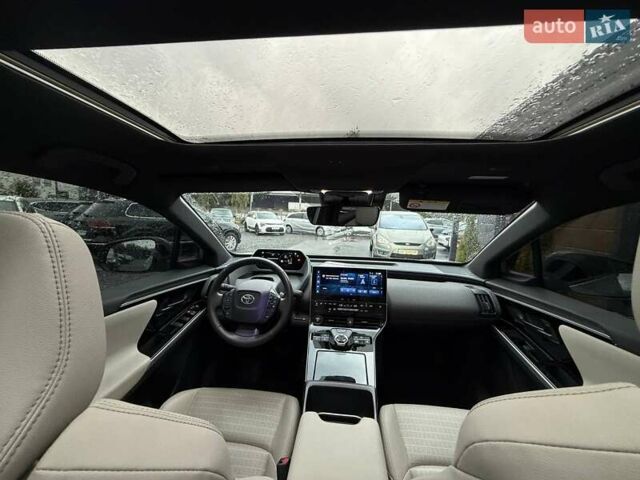 Серый Тойота bZ4X, объемом двигателя 0 л и пробегом 30 тыс. км за 28500 $, фото 58 на Automoto.ua