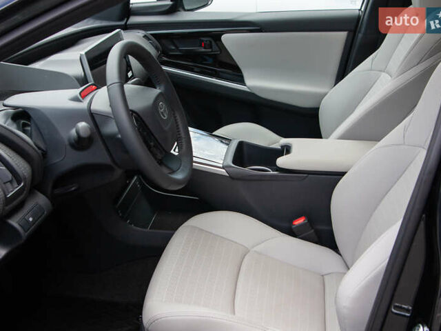 Серый Тойота bZ4X, объемом двигателя 0 л и пробегом 1 тыс. км за 28400 $, фото 11 на Automoto.ua