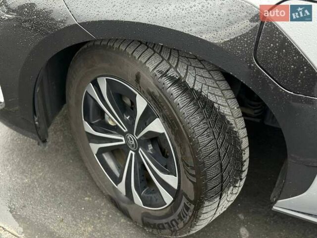 Серый Тойота bZ4X, объемом двигателя 0 л и пробегом 30 тыс. км за 28500 $, фото 3 на Automoto.ua