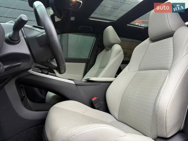 Серый Тойота bZ4X, объемом двигателя 0 л и пробегом 30 тыс. км за 28500 $, фото 26 на Automoto.ua