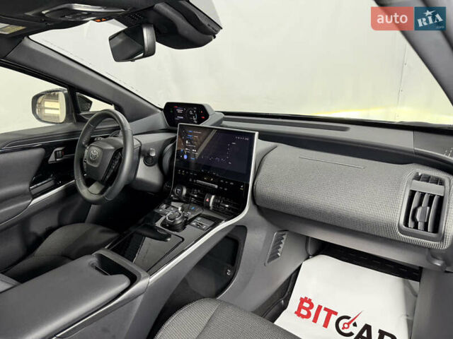 Серый Тойота bZ4X, объемом двигателя 0 л и пробегом 76 тыс. км за 26300 $, фото 44 на Automoto.ua