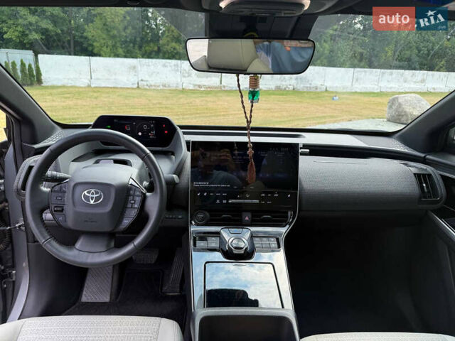 Сірий Тойота bZ4X, об'ємом двигуна 0 л та пробігом 20 тис. км за 25500 $, фото 12 на Automoto.ua