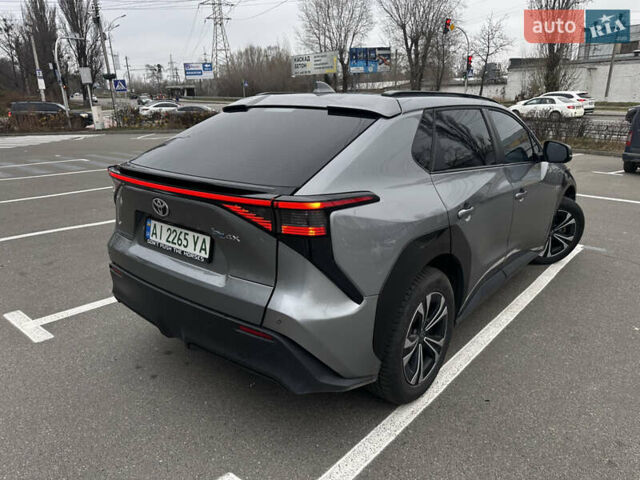 Серый Тойота bZ4X, объемом двигателя 0 л и пробегом 49 тыс. км за 24500 $, фото 4 на Automoto.ua