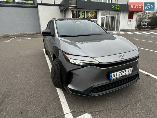 Серый Тойота bZ4X, объемом двигателя 0 л и пробегом 49 тыс. км за 24500 $, фото 17 на Automoto.ua