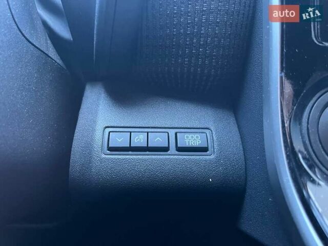 Сірий Тойота bZ4X, об'ємом двигуна 0 л та пробігом 27 тис. км за 25990 $, фото 23 на Automoto.ua