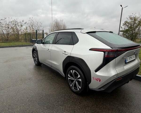 Серый Тойота bZ4X, объемом двигателя 0 л и пробегом 31 тыс. км за 23700 $, фото 6 на Automoto.ua