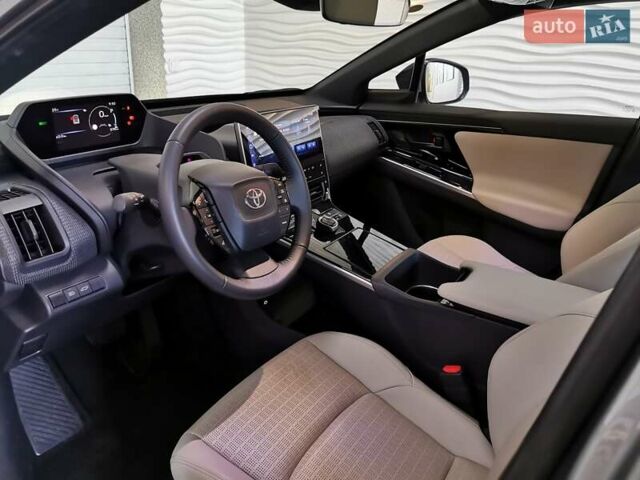 Серый Тойота bZ4X, объемом двигателя 0 л и пробегом 1 тыс. км за 28000 $, фото 5 на Automoto.ua