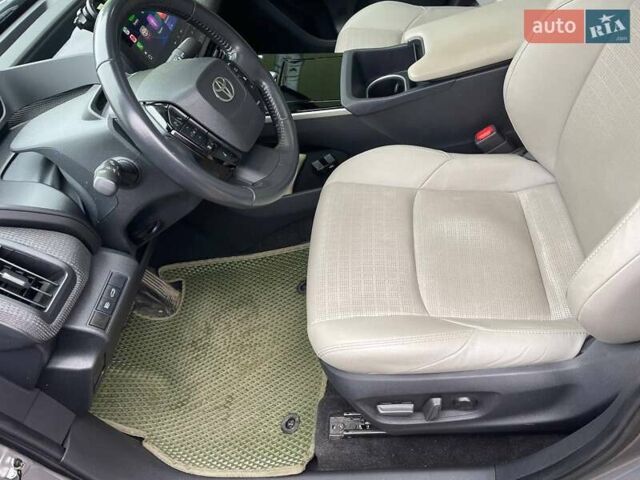 Серый Тойота bZ4X, объемом двигателя 0 л и пробегом 52 тыс. км за 22300 $, фото 9 на Automoto.ua