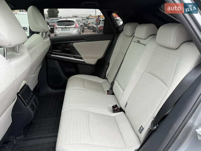 Сірий Тойота bZ4X, об'ємом двигуна 0 л та пробігом 34 тис. км за 23950 $, фото 43 на Automoto.ua