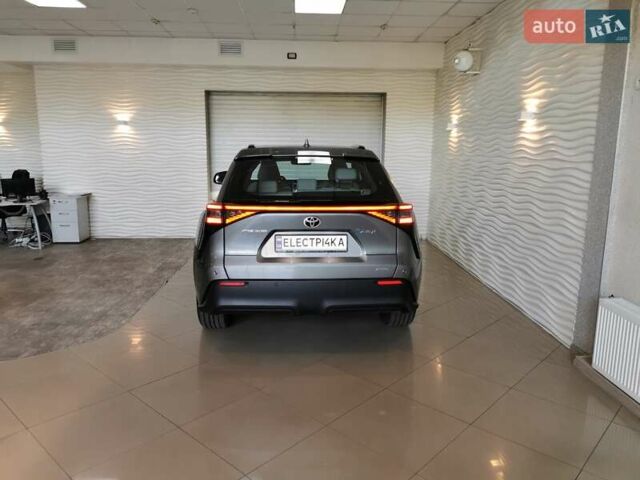Серый Тойота bZ4X, объемом двигателя 0 л и пробегом 1 тыс. км за 28000 $, фото 4 на Automoto.ua