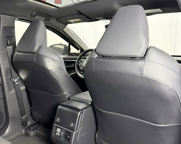 Серый Тойота bZ4X, объемом двигателя 0 л и пробегом 76 тыс. км за 26300 $, фото 41 на Automoto.ua