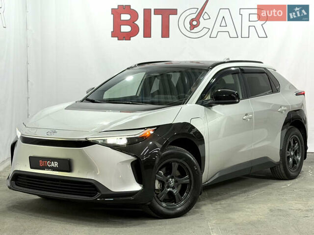 Серый Тойота bZ4X, объемом двигателя 0 л и пробегом 76 тыс. км за 26300 $, фото 5 на Automoto.ua