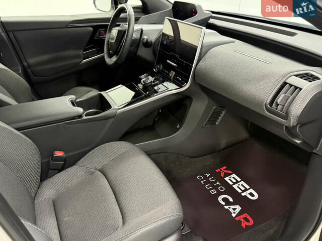 Серый Тойота bZ4X, объемом двигателя 0 л и пробегом 75 тыс. км за 28000 $, фото 22 на Automoto.ua