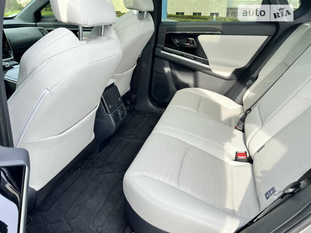 Серый Тойота bZ4X, объемом двигателя 0 л и пробегом 5 тыс. км за 26900 $, фото 36 на Automoto.ua