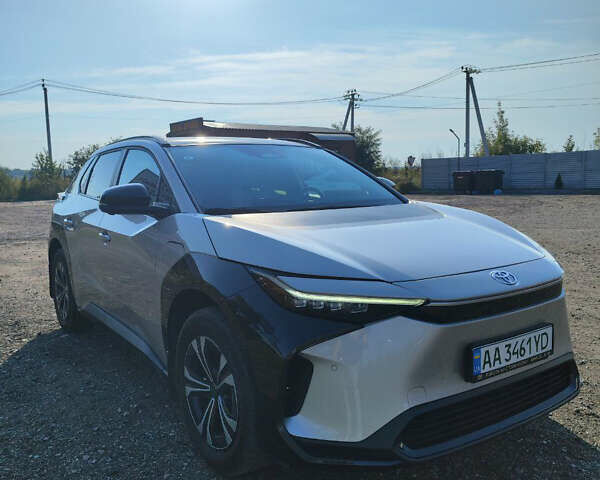 Серый Тойота bZ4X, объемом двигателя 0 л и пробегом 53 тыс. км за 27500 $, фото 1 на Automoto.ua