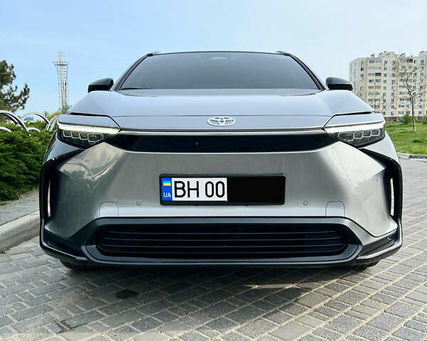 Серый Тойота bZ4X, объемом двигателя 0 л и пробегом 5 тыс. км за 26900 $, фото 8 на Automoto.ua