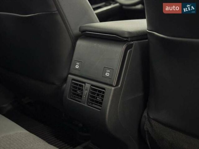 Серый Тойота bZ4X, объемом двигателя 0 л и пробегом 8 тыс. км за 30899 $, фото 24 на Automoto.ua