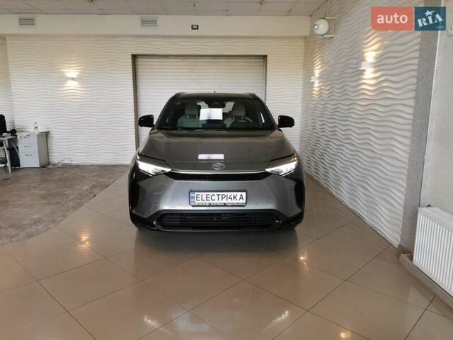 Серый Тойота bZ4X, объемом двигателя 0 л и пробегом 1 тыс. км за 28000 $, фото 1 на Automoto.ua