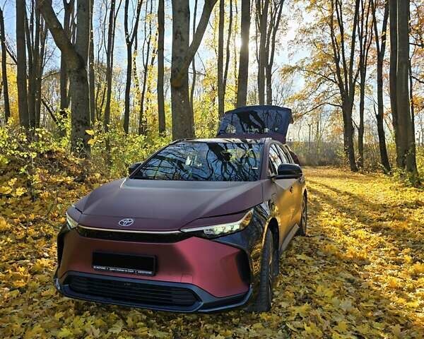 Серый Тойота bZ4X, объемом двигателя 0 л и пробегом 33 тыс. км за 26000 $, фото 2 на Automoto.ua