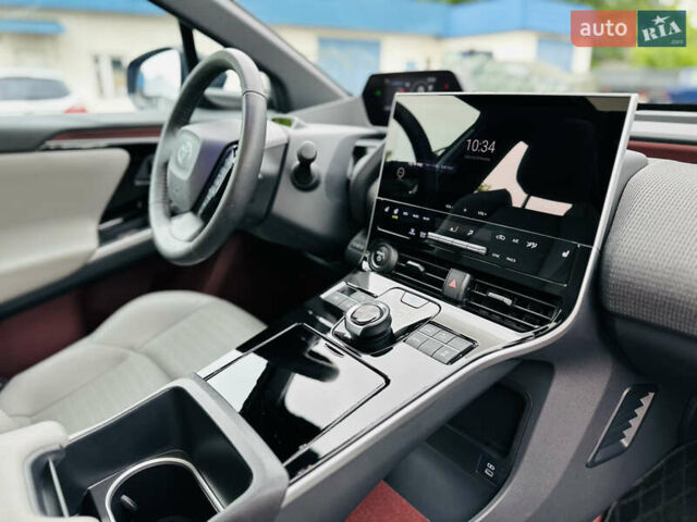 Сірий Тойота bZ4X, об'ємом двигуна 0 л та пробігом 11 тис. км за 24200 $, фото 17 на Automoto.ua