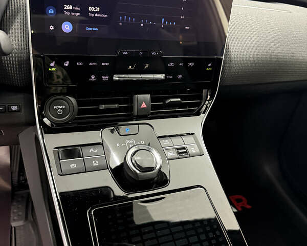 Серый Тойота bZ4X, объемом двигателя 0 л и пробегом 75 тыс. км за 28000 $, фото 31 на Automoto.ua