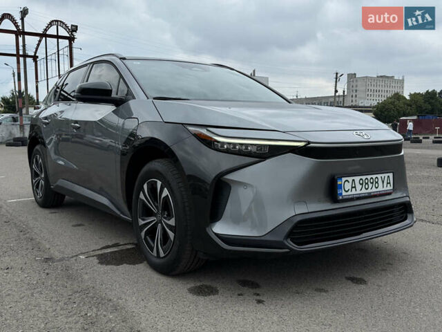 Сірий Тойота bZ4X, об'ємом двигуна 0 л та пробігом 34 тис. км за 23950 $, фото 5 на Automoto.ua