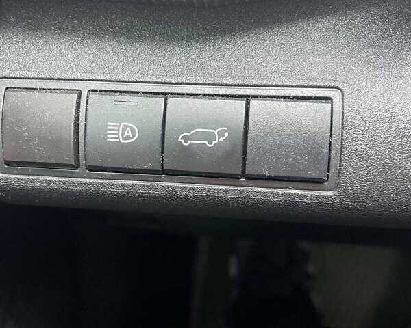 Серый Тойота bZ4X, объемом двигателя 0 л и пробегом 52 тыс. км за 22300 $, фото 7 на Automoto.ua