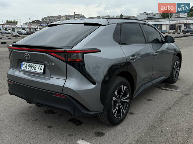 Сірий Тойота bZ4X, об'ємом двигуна 0 л та пробігом 34 тис. км за 23950 $, фото 9 на Automoto.ua