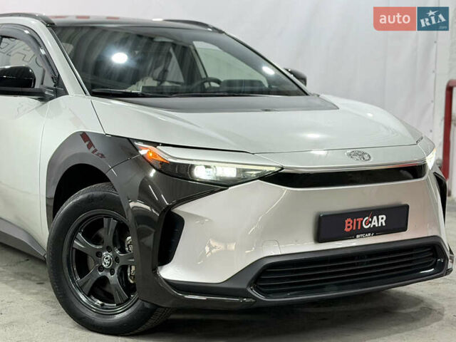 Серый Тойота bZ4X, объемом двигателя 0 л и пробегом 76 тыс. км за 26300 $, фото 2 на Automoto.ua